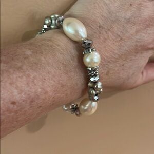 Elegant Silver and Pearl Bracelet